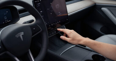Mercedes Boss Says The Auto Industry Went 'Too Far' With Removing Buttons